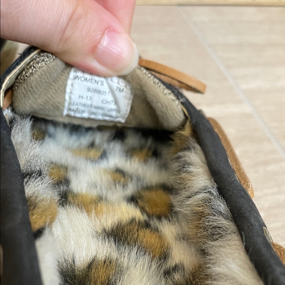 Sperry NWOT Black Flat Moccasin with Leopard Faux-Fur Lining - Picture 12 of 13